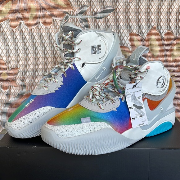 Nike Men’s Air Deldon Be True
Basketball Shoes
Summit White/Summit White - Picture 12 of 16